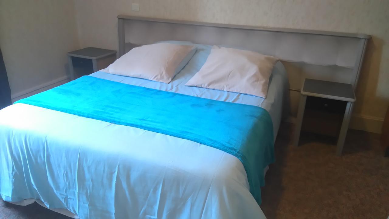 Chez Maxim Hotell Saint-Sauveur  Exteriör bild